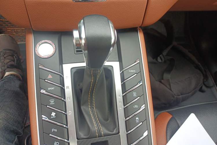 Used Zotye SR9 2017 2.0T Automatic Ultimate Edition Gear Lever