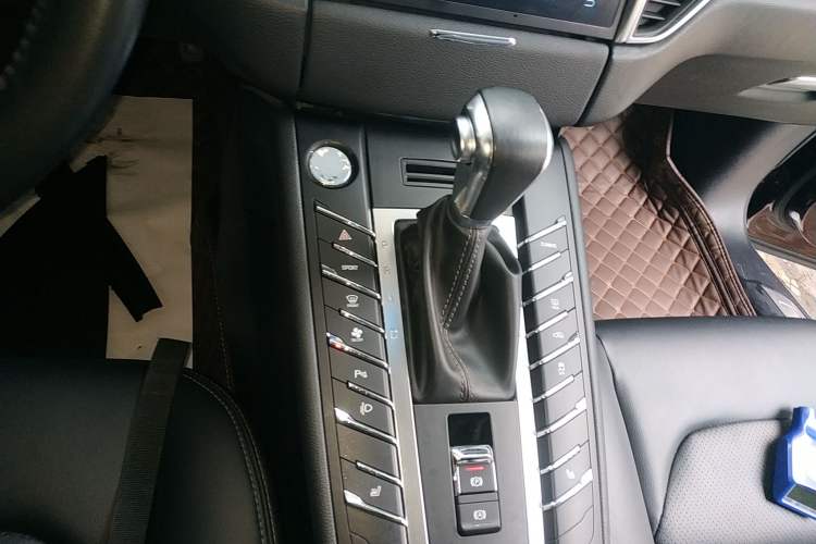 Used Zotye SR9 2017 2.0T Automatic Ultimate Edition Gear Lever