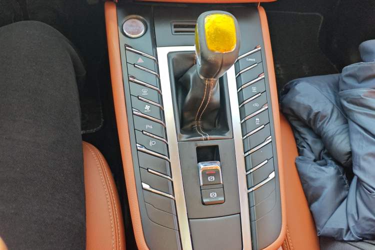Used Zotye SR9 2017 2.0T Manual "Ultimate Light" Edition Gear Lever