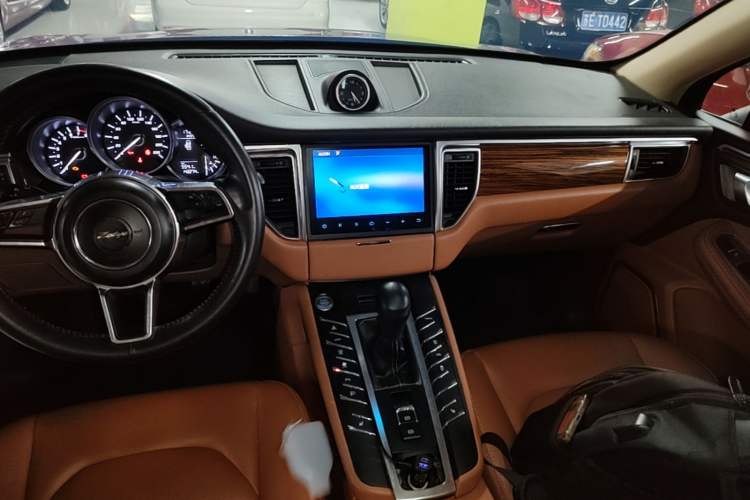Used Zotye SR9 2017 2.0T Manual "Ultimate Heart" Edition Gear Lever