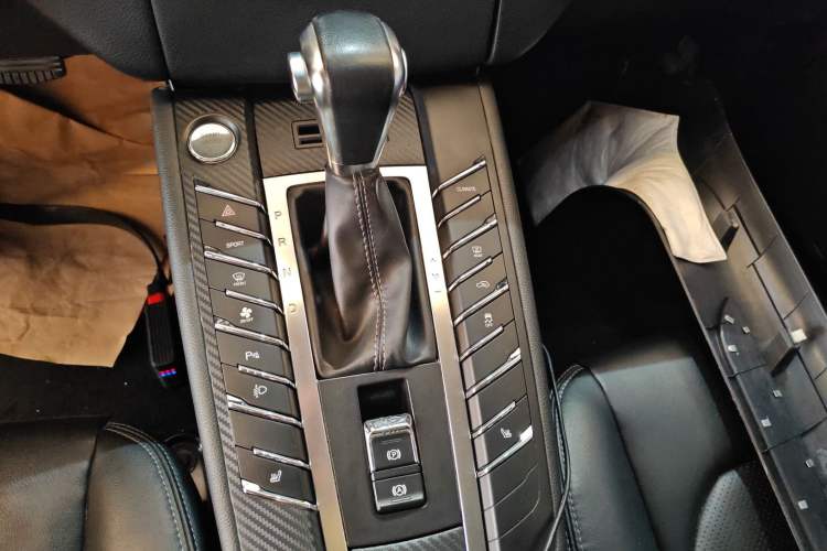 Used Zotye SR9 2017 2.0T Automatic Ultimate Edition Gear Lever