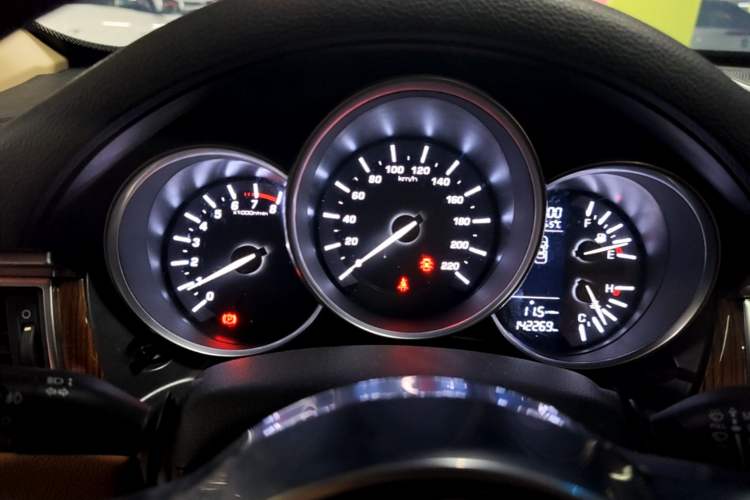 Used Zotye SR9 2017 2.0T Manual "Ultimate Heart" Edition Instrument Cluster