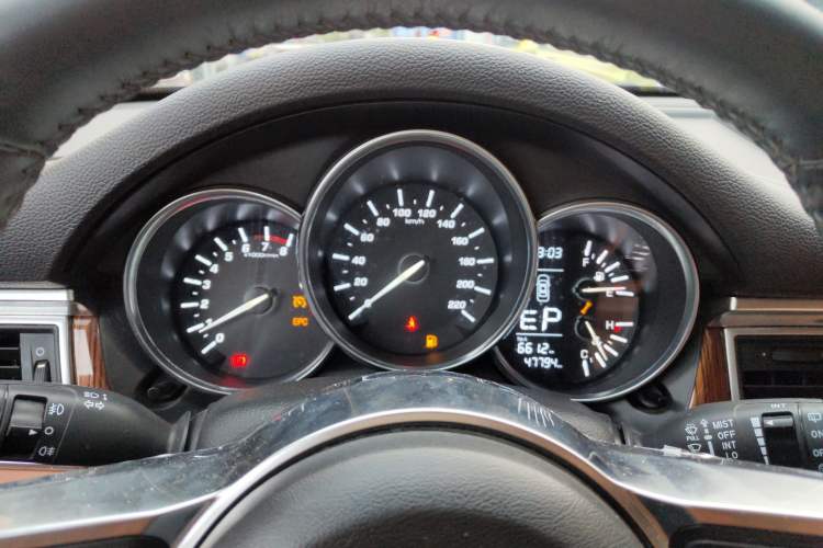 Used Zotye SR9 2017 2.0T Automatic Ultimate Road Edition Instrument Cluster