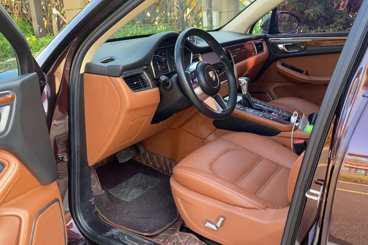 Used Zotye SR9 2017 2.0T Automatic Ultimate Dream Edition Interior 2