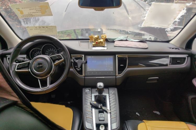 Used Zotye SR9 2017 2.0T Manual "Ultimate Light" Edition Interior 2