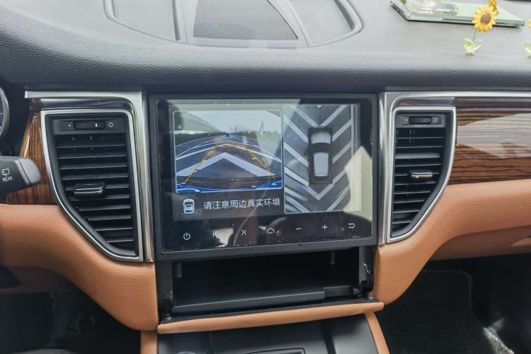 Used Zotye SR9 2017 2.0T Manual "Ultimate Light" Edition Interior 6