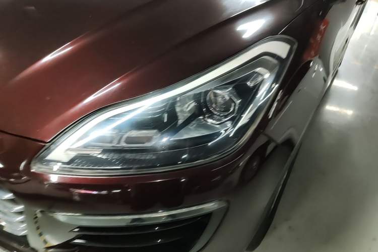 Used Zotye SR9 2017 2.0T Manual "Ultimate Heart" Edition Left Front Headlight