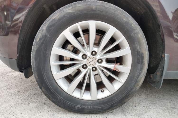Used Zotye SR9 2017 2.0T Automatic Ultimate Road Edition Left Front Wheel Hub