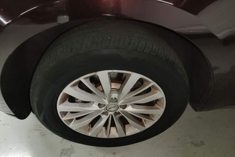 Used Zotye SR9 2017 2.0T Manual "Ultimate Heart" Edition Left Front Wheel Hub