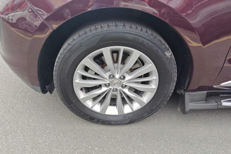 Used Zotye SR9 2017 2.0T Automatic Ultimate Edition Left Front Wheel Hub