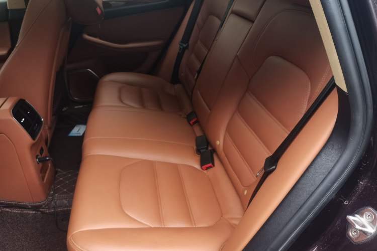 Used Zotye SR9 2017 2.0T Manual "Ultimate Heart" Edition Left Rear Seat