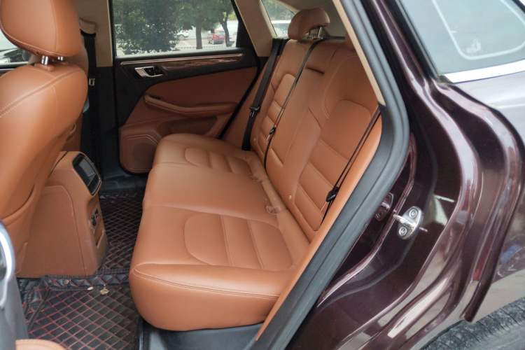 Used Zotye SR9 2017 2.0T Automatic Ultimate Road Edition Left Rear Seat