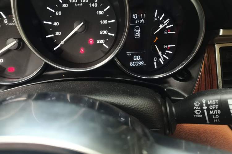Used Zotye SR9 2017 2.0T Manual "Ultimate Heart" Edition Odometer Close Up