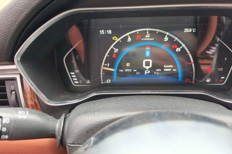 Used Zotye SR9 2017 2.0T Automatic Ultimate Dream Edition Odometer Close Up