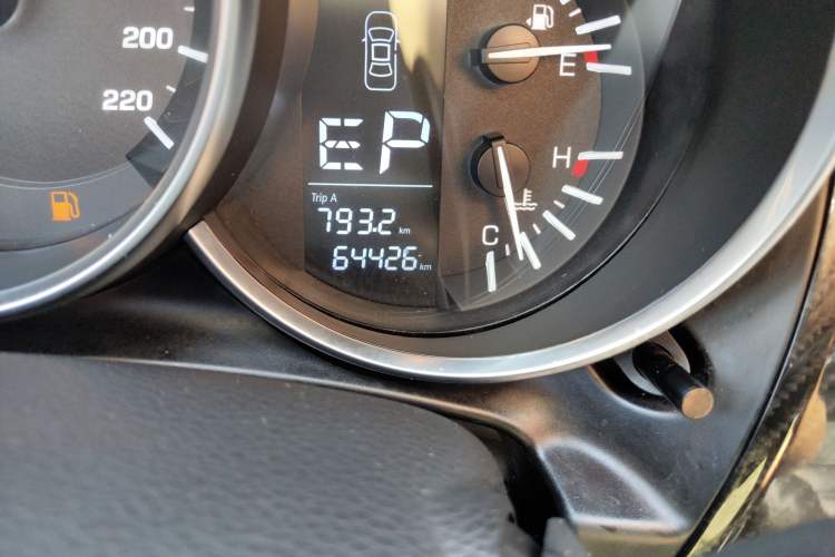 Used Zotye SR9 2017 2.0T Automatic Ultimate Edition Odometer Close Up