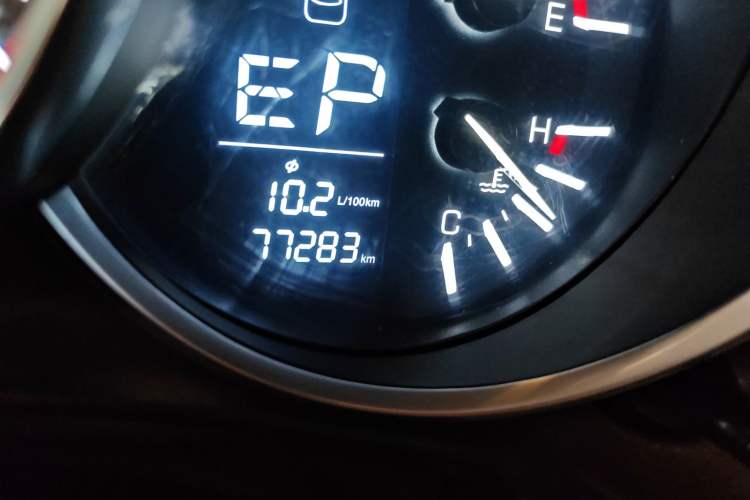 Used Zotye SR9 2017 2.0T Automatic Ultimate Edition Odometer Close Up