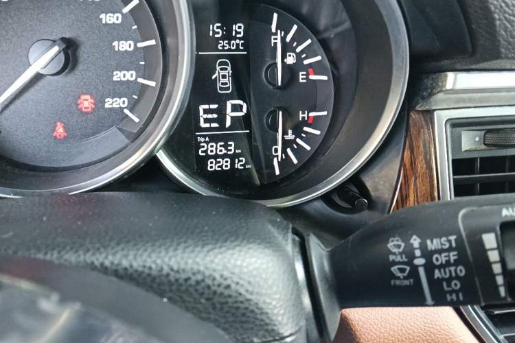 Used Zotye SR9 2017 2.0T Automatic Ultimate Edition Odometer Close Up