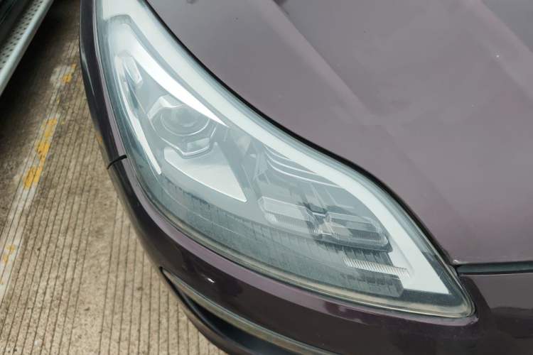 Used Zotye SR9 2017 2.0T Automatic Ultimate Light Edition Right Front Headlight