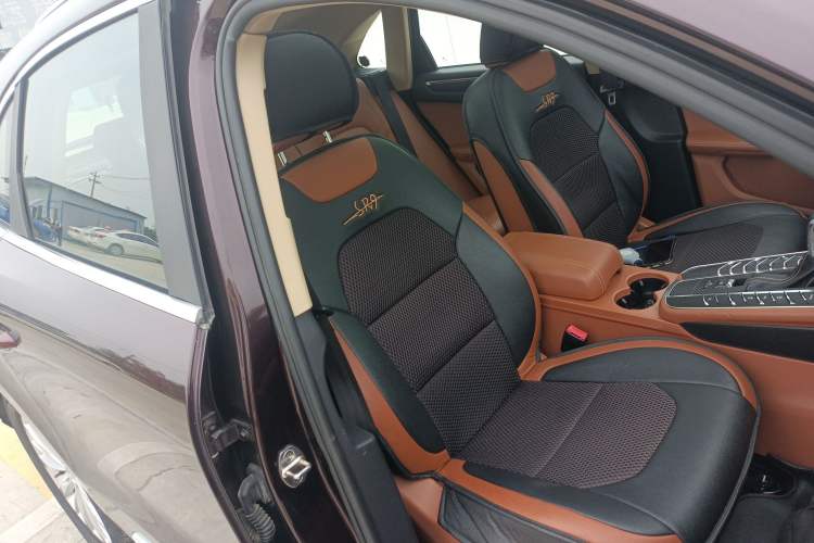 Used Zotye SR9 2017 2.0T Automatic Ultimate Edition Right Front Seat
