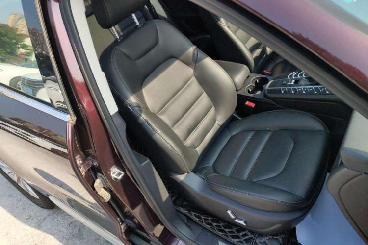 Used Zotye SR9 2017 2.0T Automatic Ultimate Edition Right Front Seat