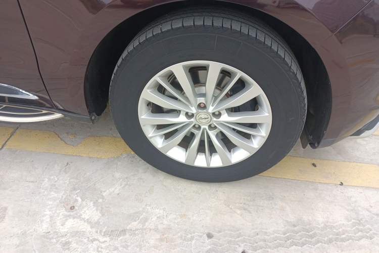 Used Zotye SR9 2017 2.0T Automatic Ultimate Edition Right Front Wheel Hub