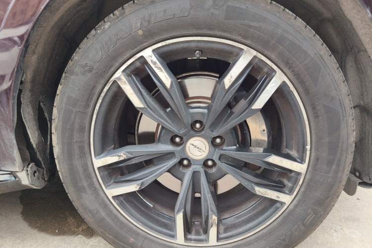 Used Zotye SR9 2017 2.0T Automatic Ultimate Dream Edition Right Front Wheel Hub