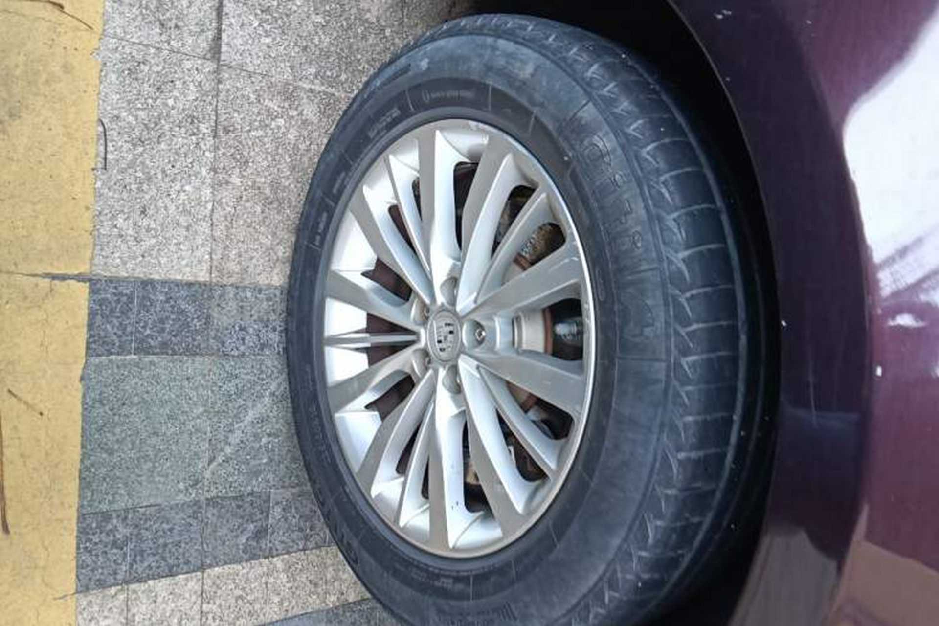 Used Zotye SR9 2017 2.0T Automatic Ultimate Edition Right Front Wheel Hub