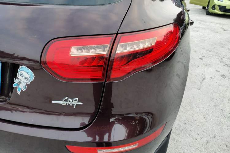 Used Zotye SR9 2017 2.0T Automatic Ultimate Road Edition Right Rear Taillight