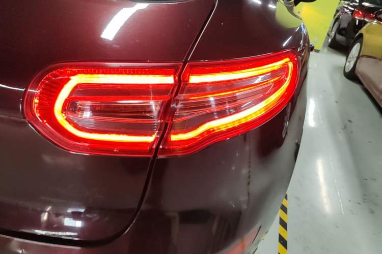 Used Zotye SR9 2017 2.0T Manual "Ultimate Heart" Edition Right Rear Taillight