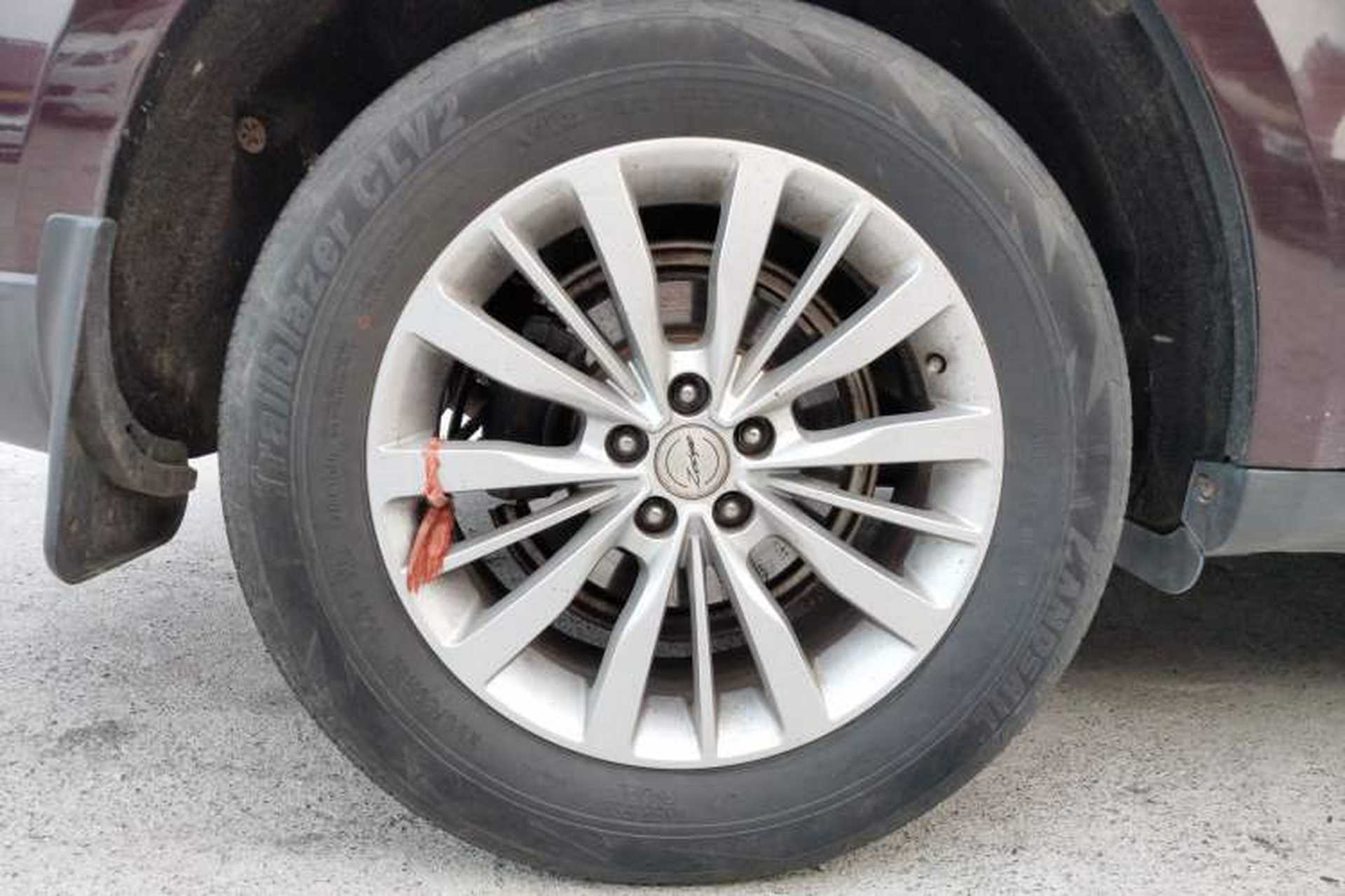 Used Zotye SR9 2017 2.0T Automatic Ultimate Road Edition Right Rear Wheel Hub
