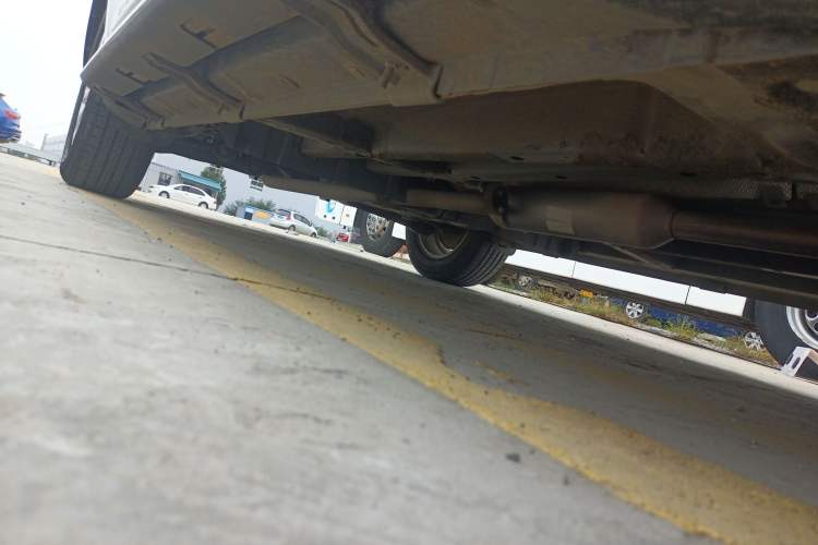 Used Zotye SR9 2017 2.0T Automatic Ultimate Edition Right Side Sill