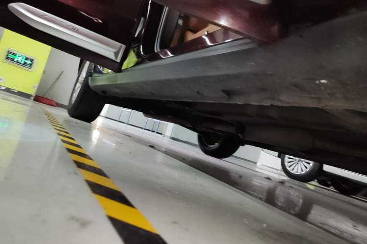 Used Zotye SR9 2017 2.0T Manual "Ultimate Heart" Edition Right Side Sill