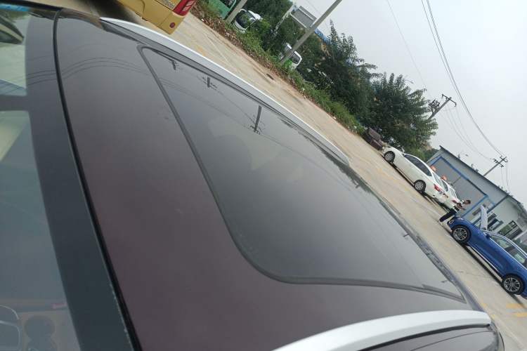 Used Zotye SR9 2017 2.0T Automatic Ultimate Edition Roof