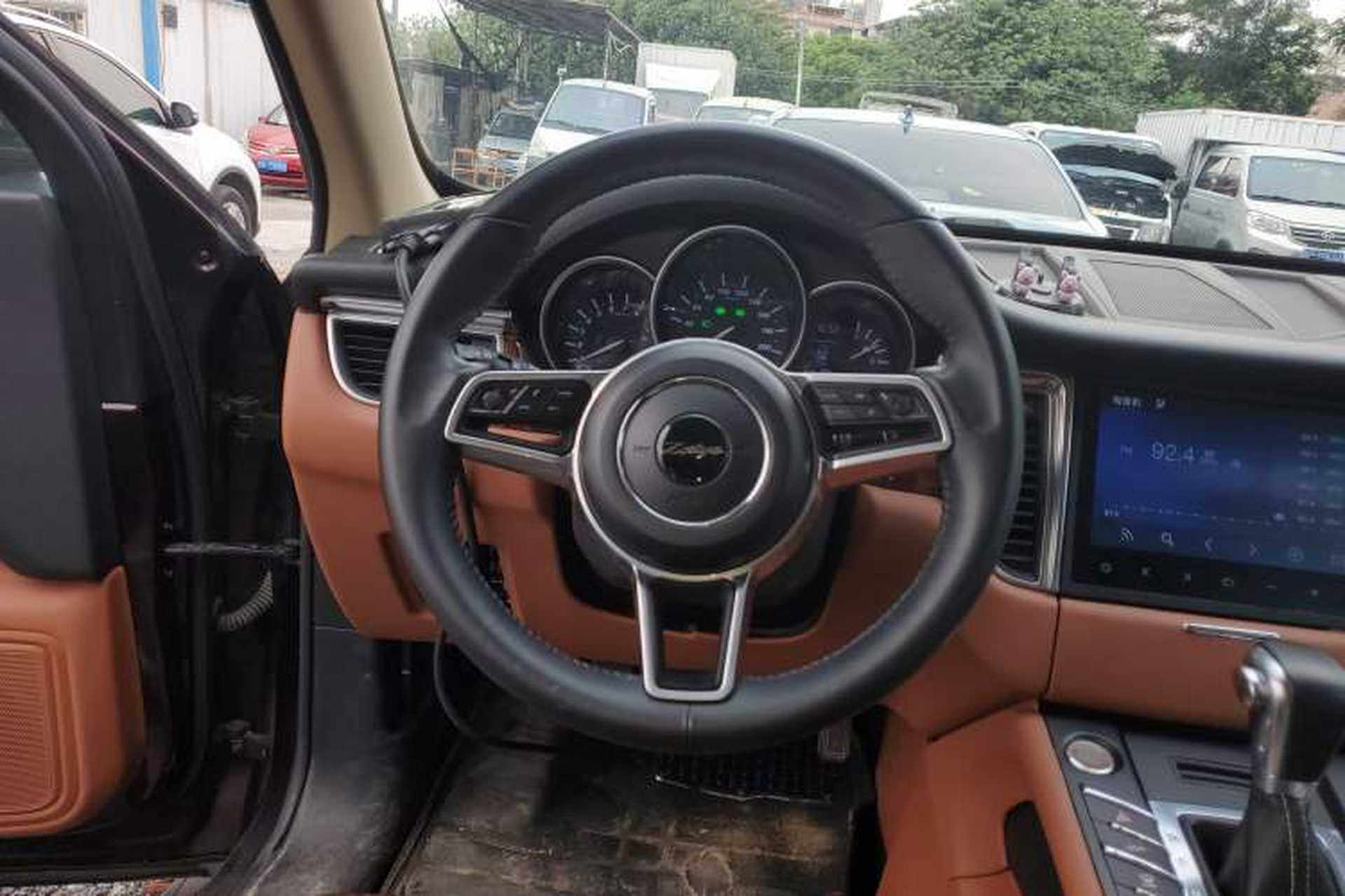 Used Zotye SR9 2017 2.0T Automatic Ultimate Road Edition Steering Wheel