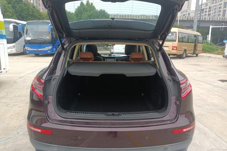 Used Zotye SR9 2017 2.0T Automatic Ultimate Edition Trunk