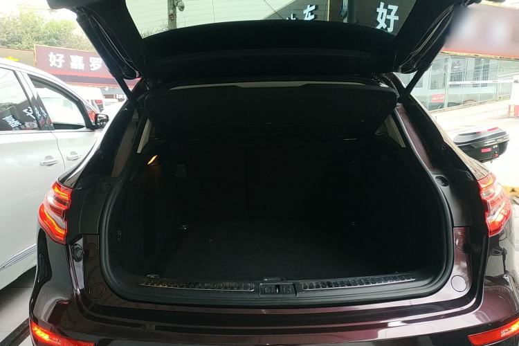 Used Zotye SR9 2017 2.0T Automatic Ultimate Edition Trunk