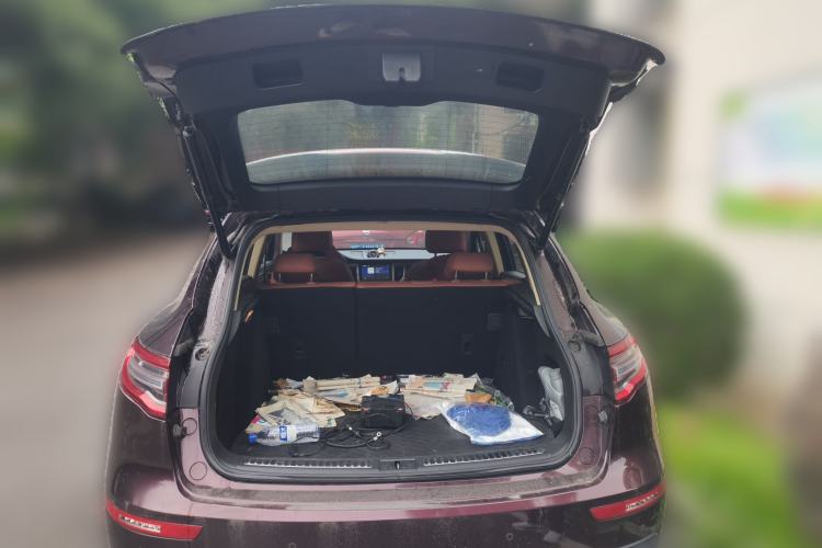 Used Zotye SR9 2017 2.0T Manual "Ultimate Heart" Edition Trunk