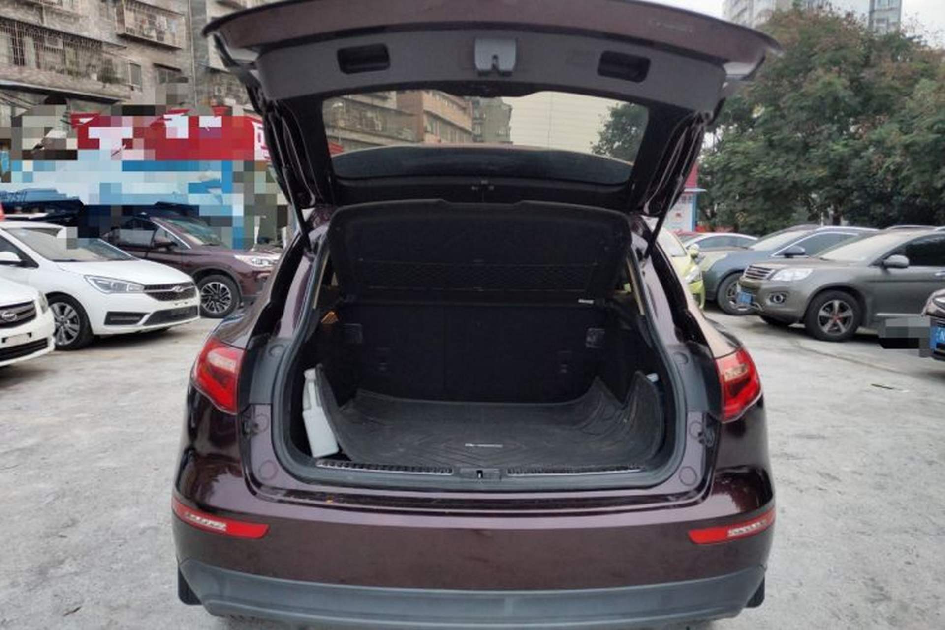 Used Zotye SR9 2017 2.0T Automatic Ultimate Road Edition Trunk