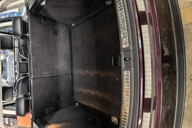 Used Zotye SR9 2017 2.0T Manual "Ultimate Light" Edition Trunk