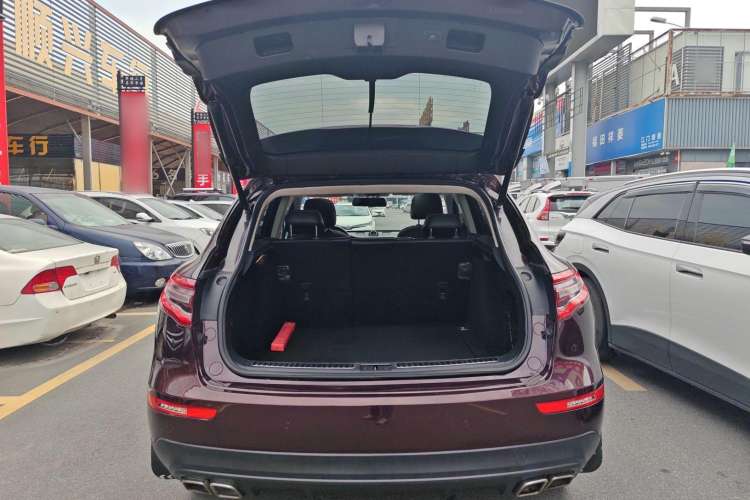 Used Zotye SR9 2017 2.0T Automatic Ultimate Edition Trunk