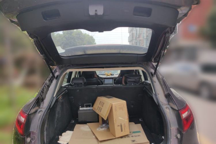 Used Zotye SR9 2017 2.0T Manual "Ultimate Light" Edition Trunk