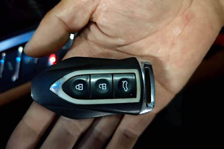 Used Zotye SR9 2017 2.0T Manual "Ultimate Heart" Edition Vehicle Key