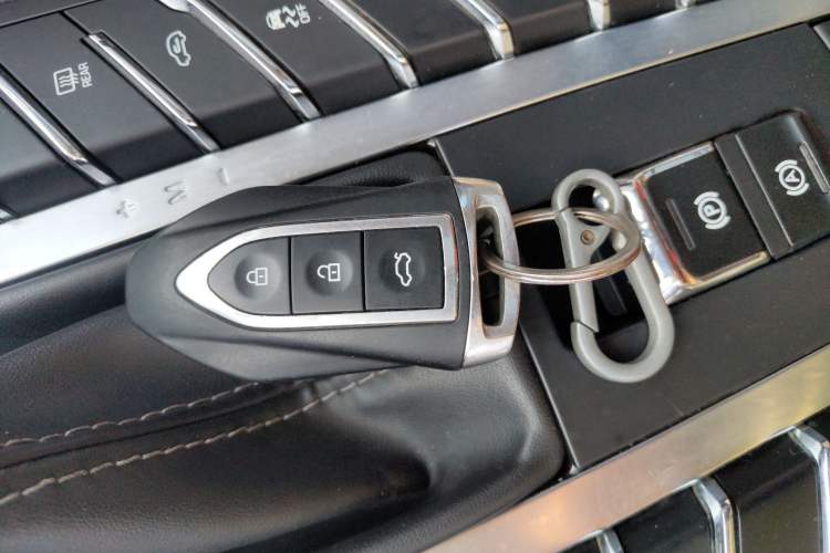 Used Zotye SR9 2017 2.0T Automatic Ultimate Edition Vehicle Key