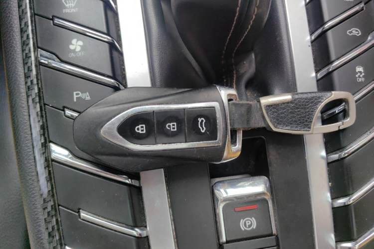 Used Zotye SR9 2017 2.0T Manual "Ultimate Light" Edition Vehicle Key