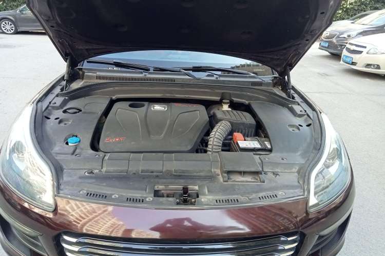 Used Zotye SR9 2017 2.0T Automatic Ultimate Road Edition Engine Bay