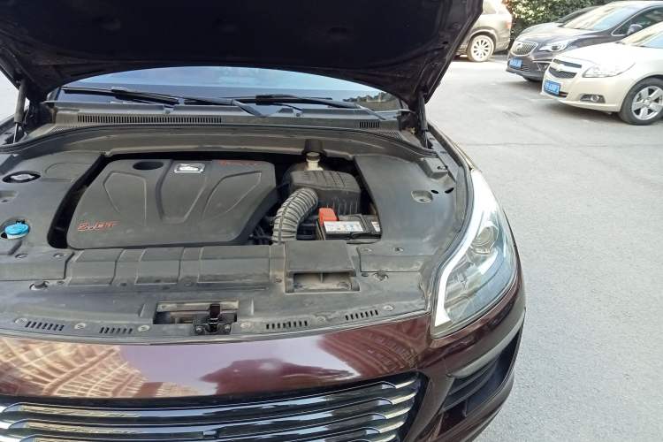 Used Zotye SR9 2017 2.0T Automatic Ultimate Road Edition Engine Bay Left