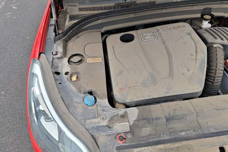 Used Zotye SR9 2017 2.0T Manual "Ultimate Heart" Edition Engine Bay Right