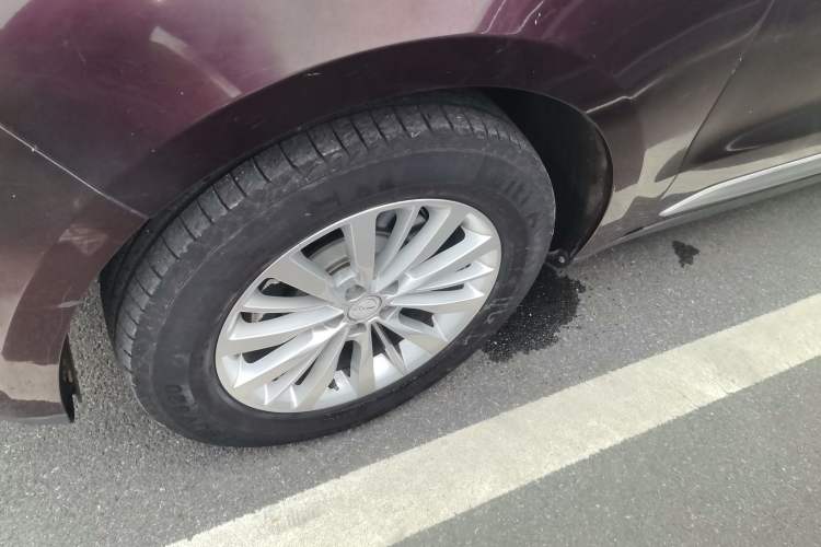 Used Zotye SR9 2017 2.0T Automatic Ultimate Light Edition Exterior 4