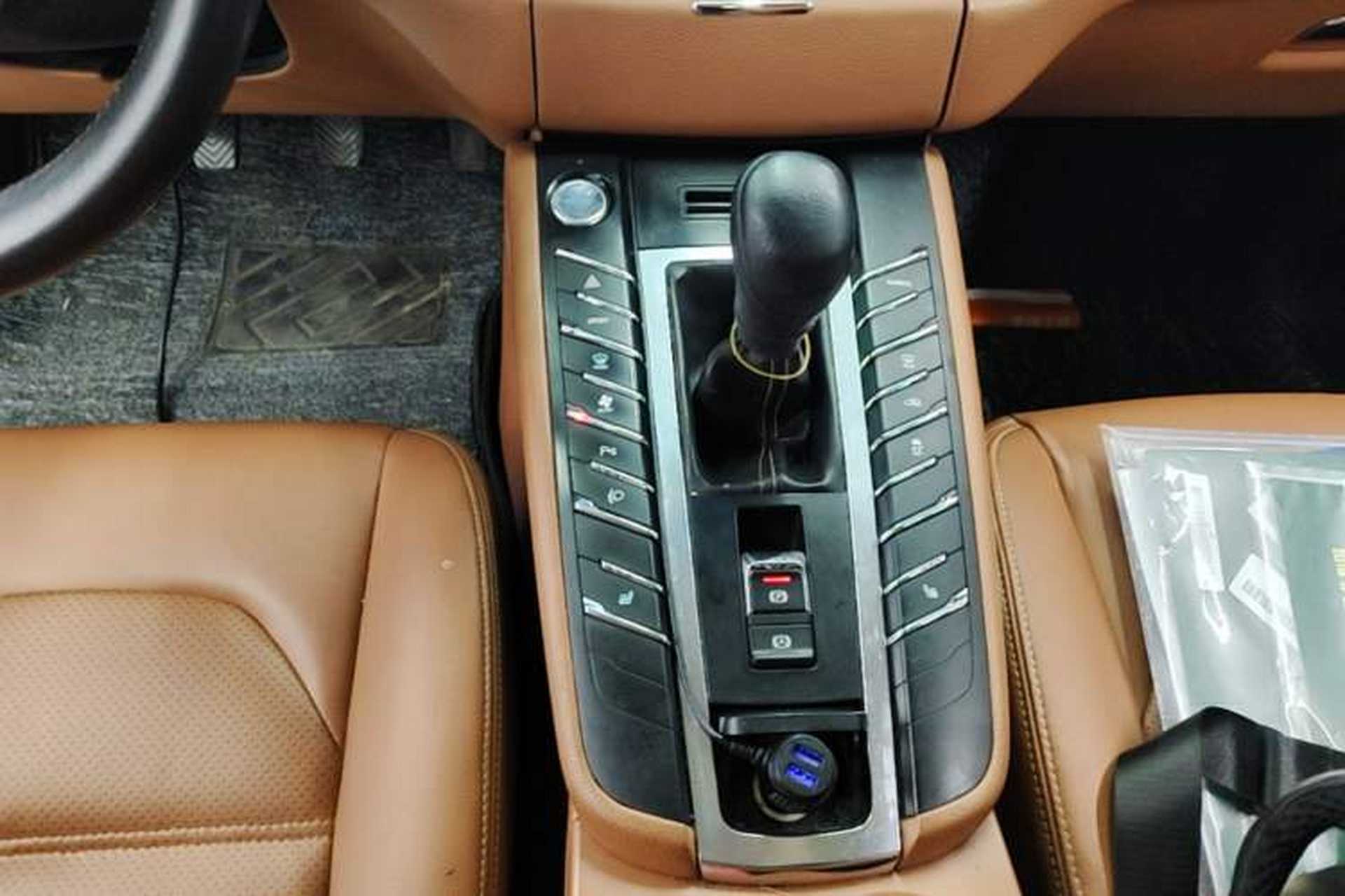 Used Zotye SR9 2017 2.0T Manual "Ultimate Heart" Edition Gear Lever