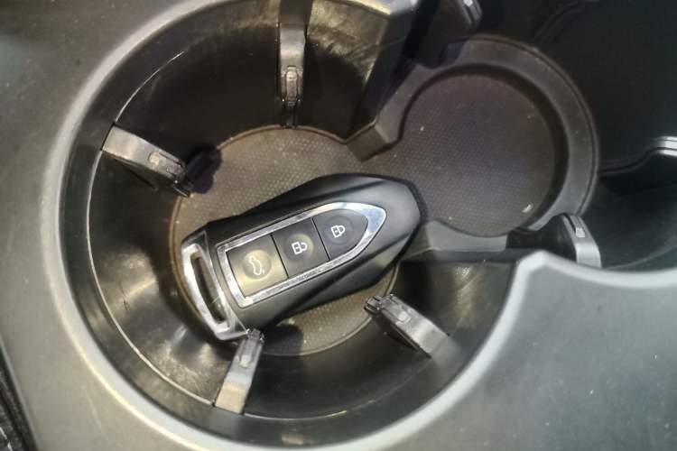 Used Zotye SR9 2017 2.0T Automatic Ultimate Light Edition Interior 1